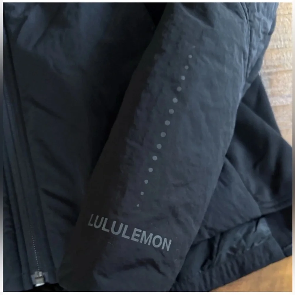 LULULEMON Another Mile Jacket Black Sz.2 Primaloft - Picture 5 of 12